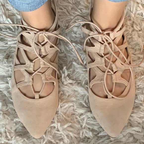 BRAND NEW cream, suede pointed-toe lace-up flats. - Picture 1 of 3